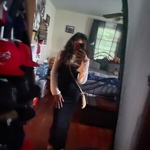 Meet your Posher, Adrienne